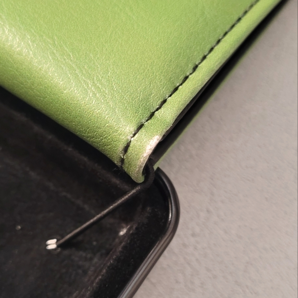 Rick & Morty Wallet (Pickle Rick) in tin - Picture 6 of 16